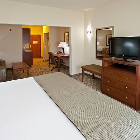 Holiday Inn Express & Suites Ripley By Ihg Δωμάτιο φωτογραφία