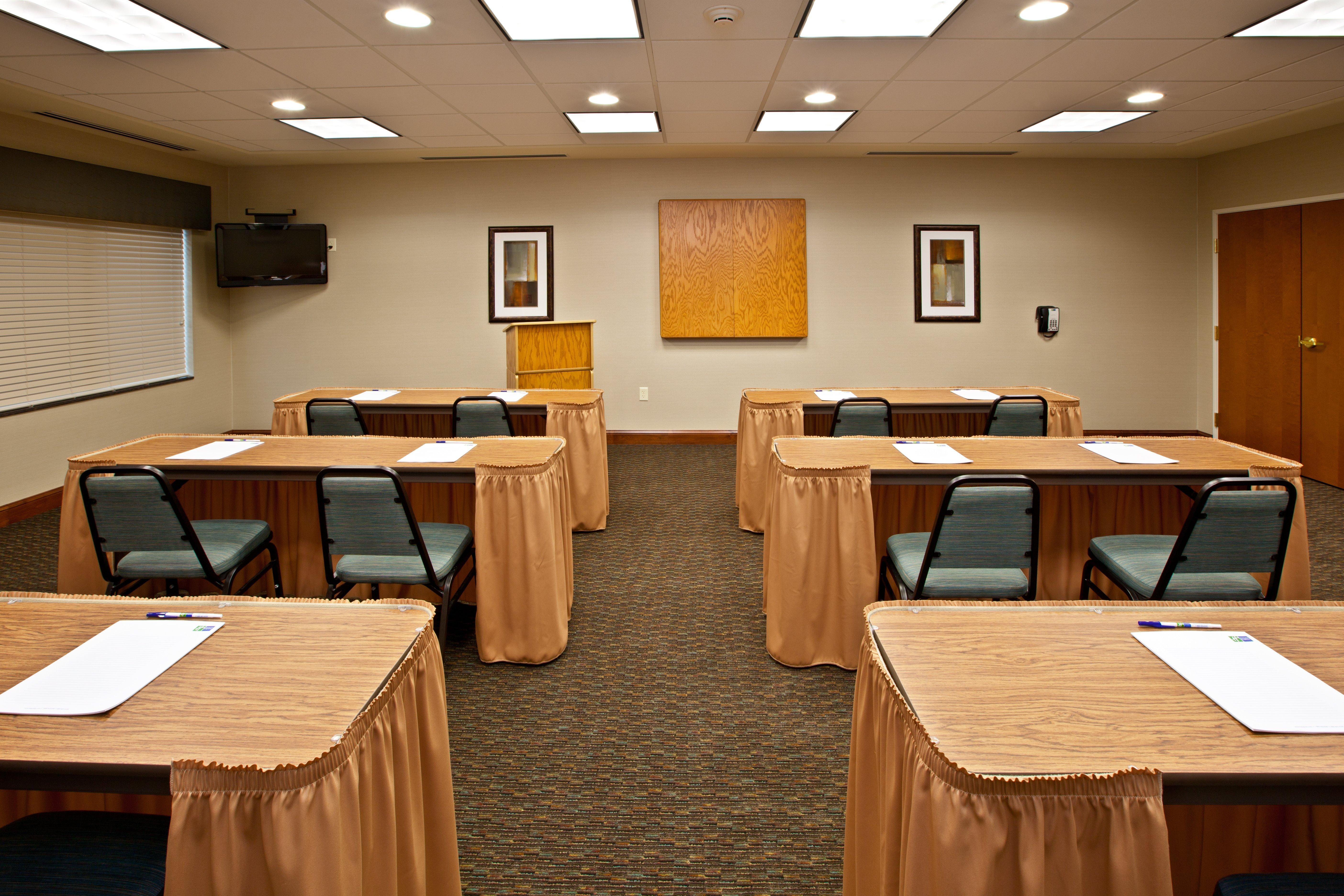 Holiday Inn Express & Suites Ripley By Ihg Ανέσεις φωτογραφία
